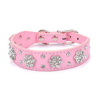 Niedliches Hundehalsband aus PU-Leder mit Strass-Blumenmuster und Nieten, passend für kleine und mittelgroße Hunde