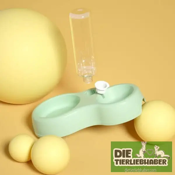 Automatischer Futter- und Wasserspender