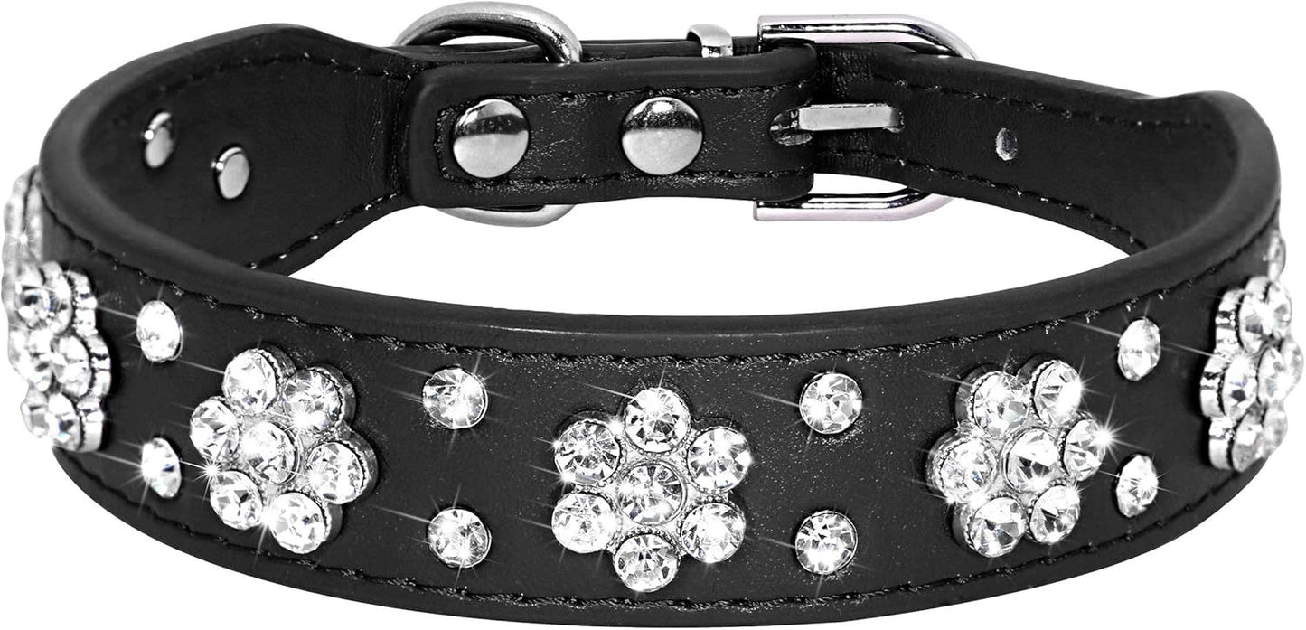 Niedliches Hundehalsband aus PU-Leder mit Strass-Blumenmuster und Nieten, passend für kleine und mittelgroße Hunde
